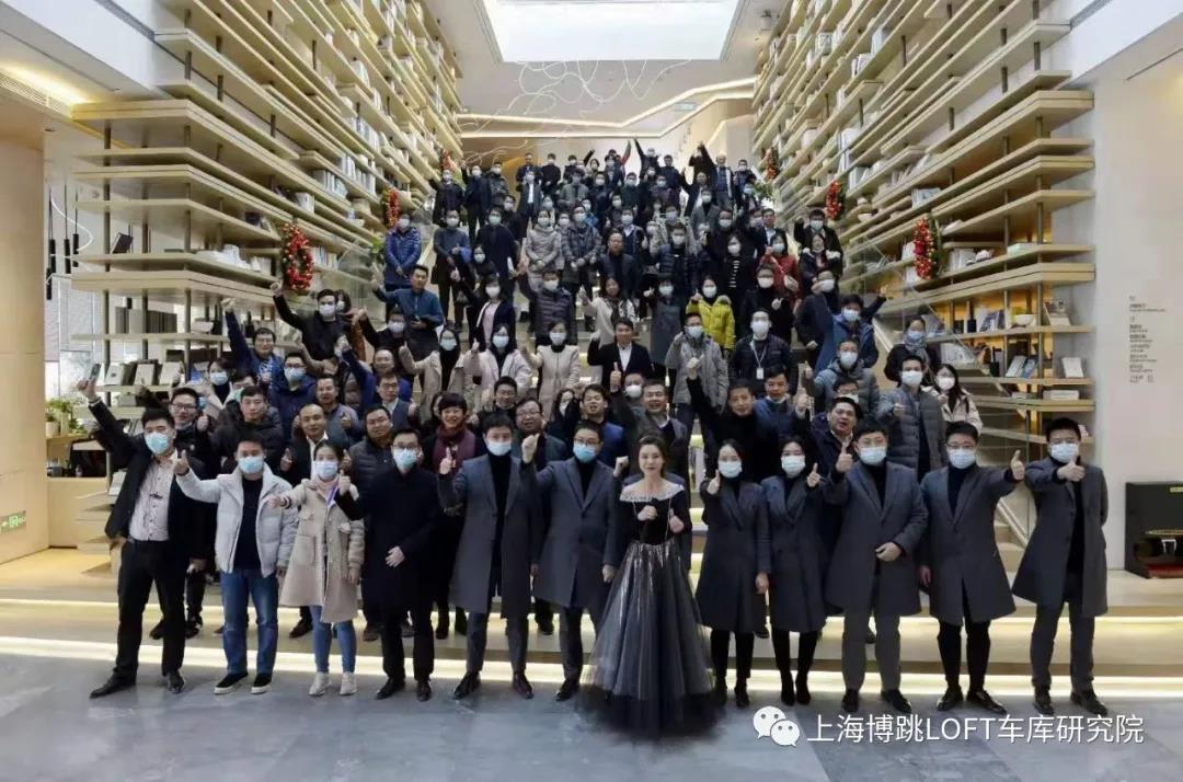 泰州全国一百多人在华侨城汉口道6号参观研讨LOFT专利车库技术！
